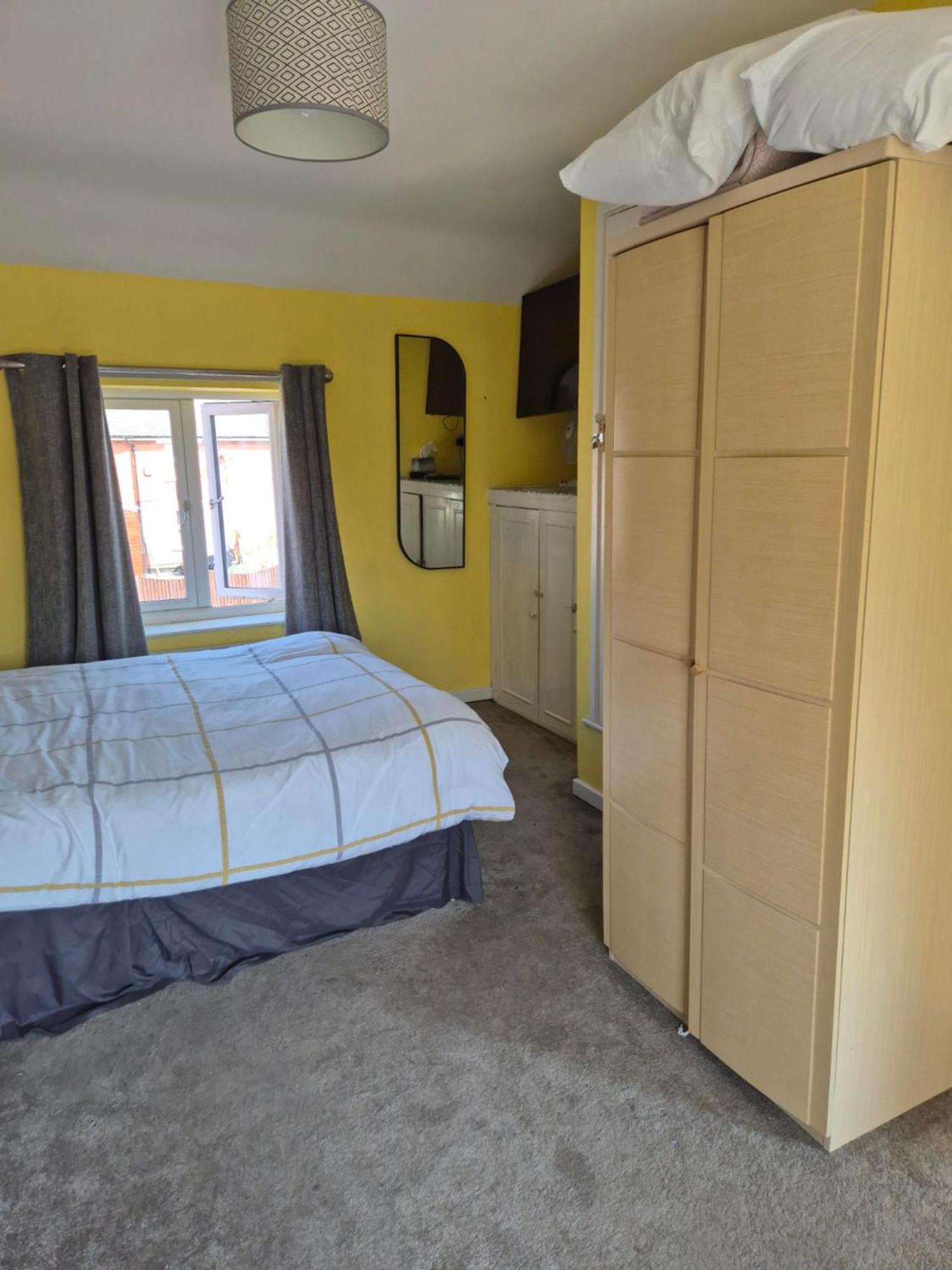 Accomadation Wrexham Kültér fotó