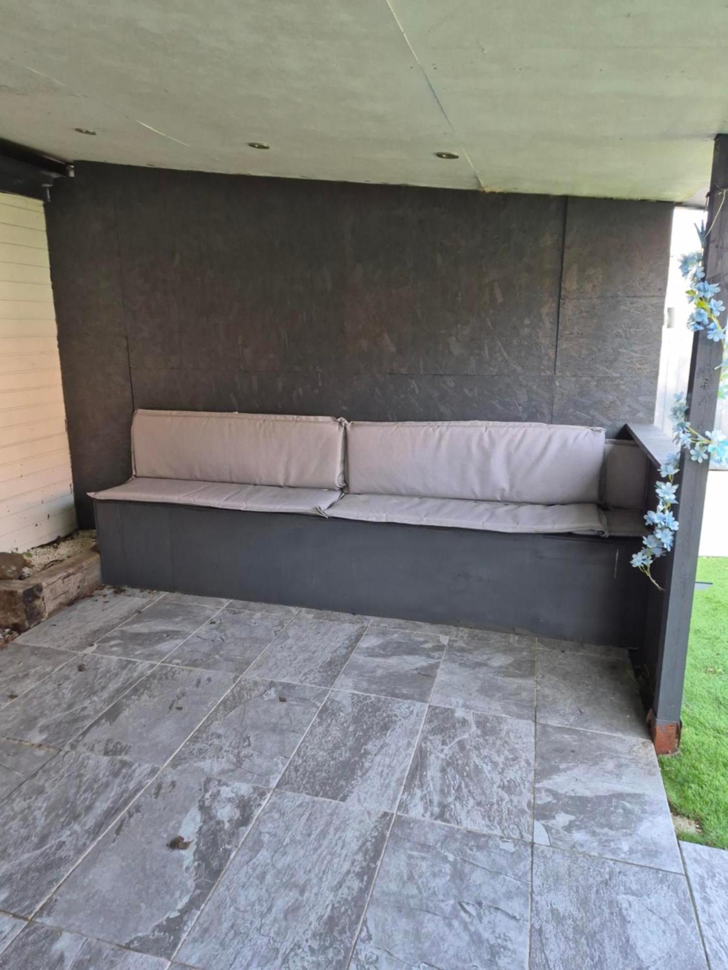 Accomadation Wrexham Kültér fotó